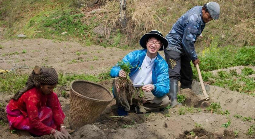 Hananoie - A Permaculture Resort Покхара Экстерьер фото