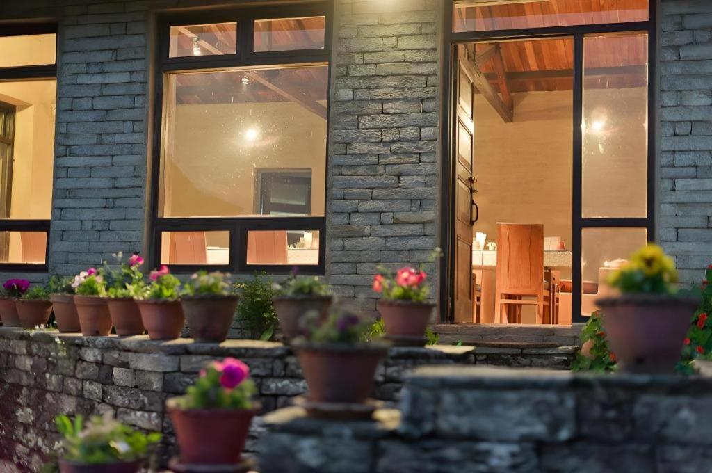 Hananoie - A Permaculture Resort Покхара Экстерьер фото